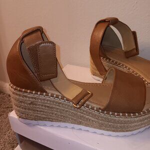 Bar-b-Q comfortable shoe